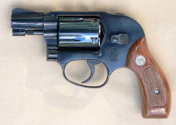Smith & Wesson Bodyguard model 49 [online]. źródło: https://en.wikipedia.org/wiki/Smith_%26_Wesson_Bodyguard